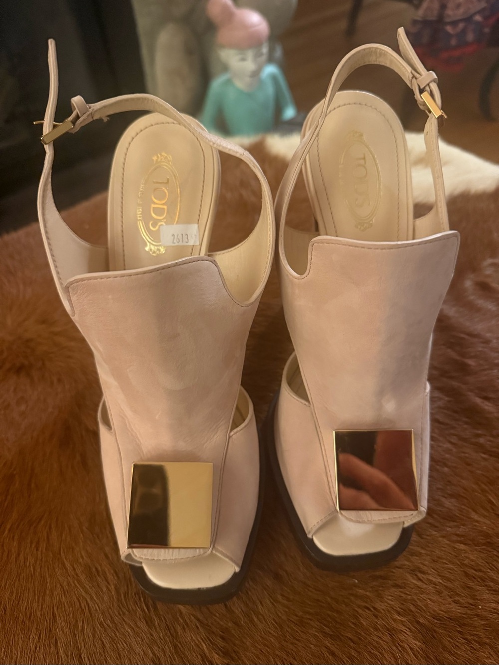 TODS Cream Leather Peep-Toe Slingback Heels Gold Buckle Square Toe Size 8 NEW
